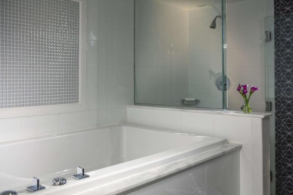 washington-dc-hot-tub-hotels