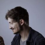 How to DM a Girl on Instagram Without Being Creepy [25 Tips!]